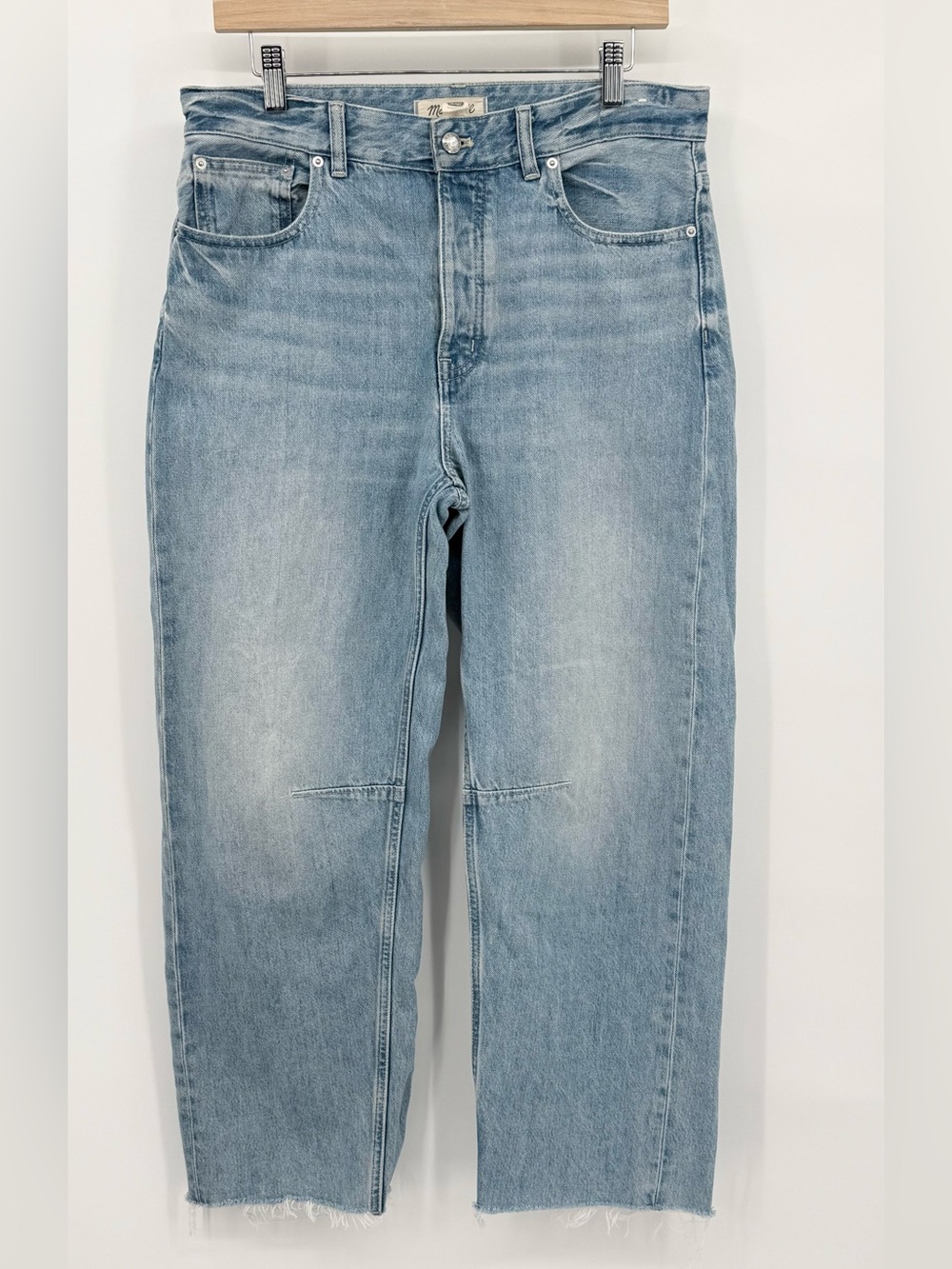 Madewell Women's Size 28 Blue Denim Raw Hem The Darted Barrel Leg Jeans Edmonson